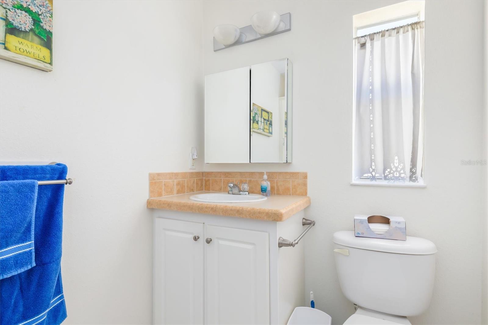 Image 22 of 50 For 1000 Kings Highway 182