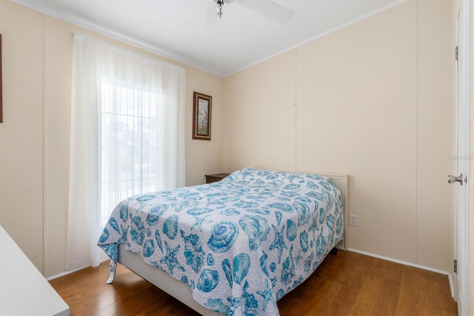 Image 26 of 50 For 1000 Kings Highway 182