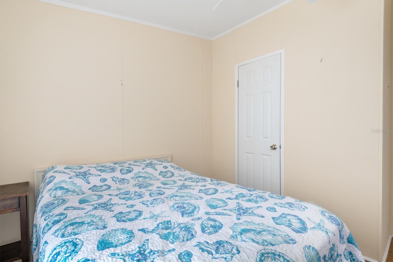 Image 27 of 50 For 1000 Kings Highway 182