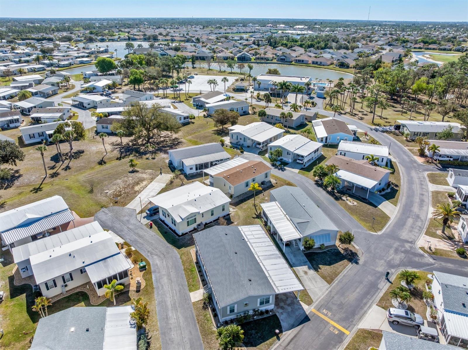 Image 34 of 50 For 1000 Kings Highway 182