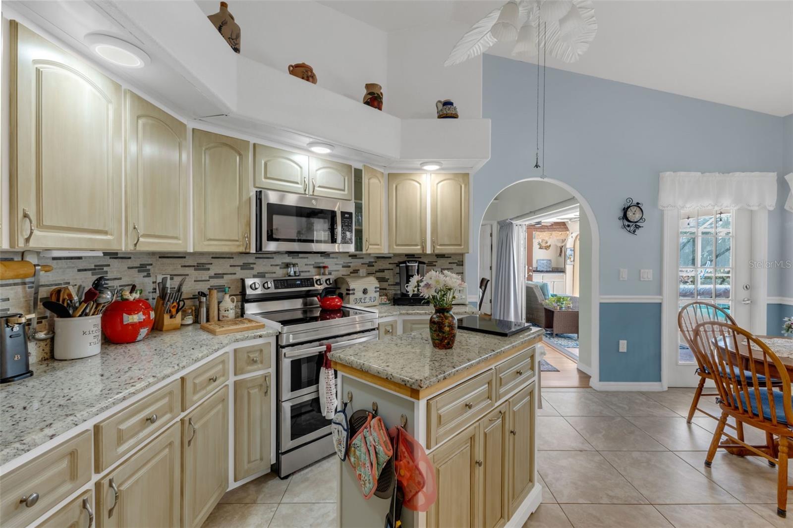 Image 21 of 58 For 26077 Huanuco Drive