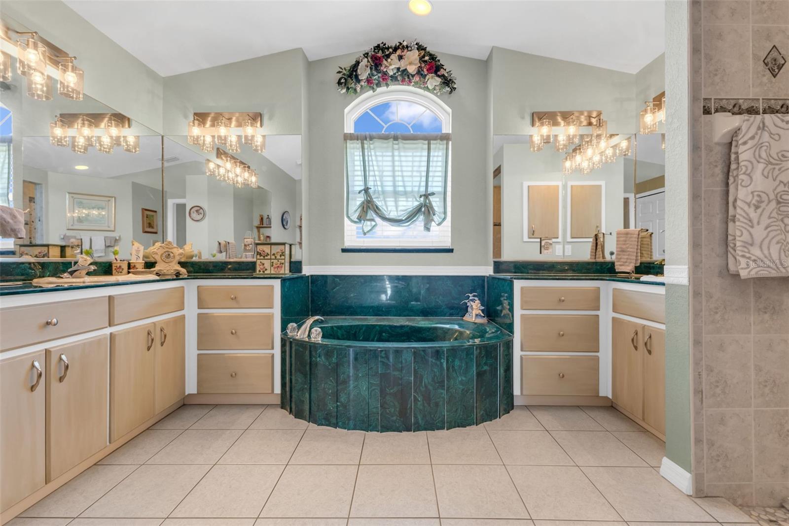 Image 35 of 58 For 26077 Huanuco Drive