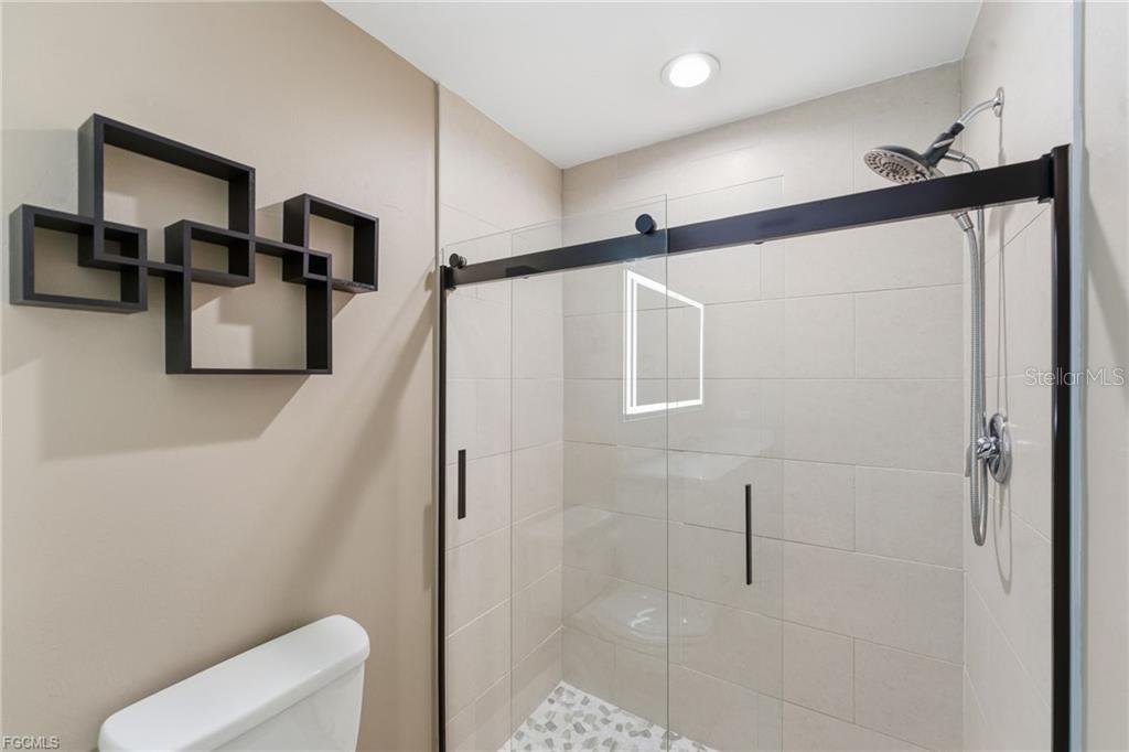 Image 12 of 41 For 528 5th Place