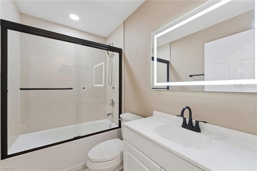 Image 20 of 41 For 528 5th Place