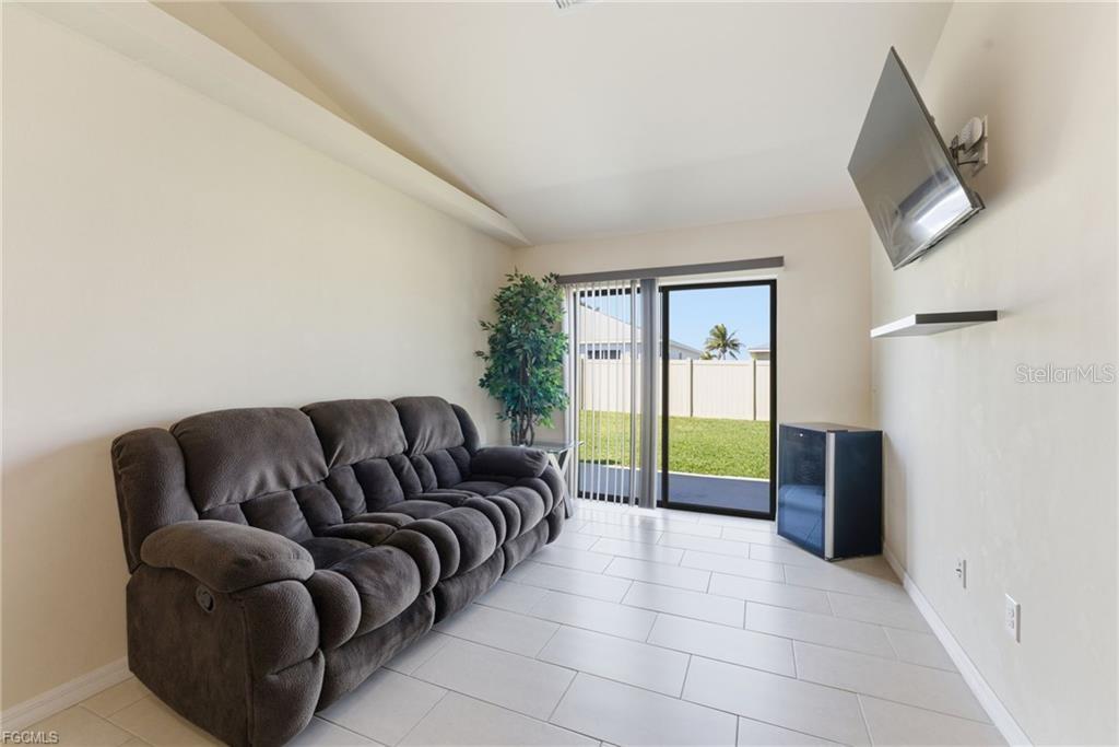 Image 23 of 41 For 528 5th Place