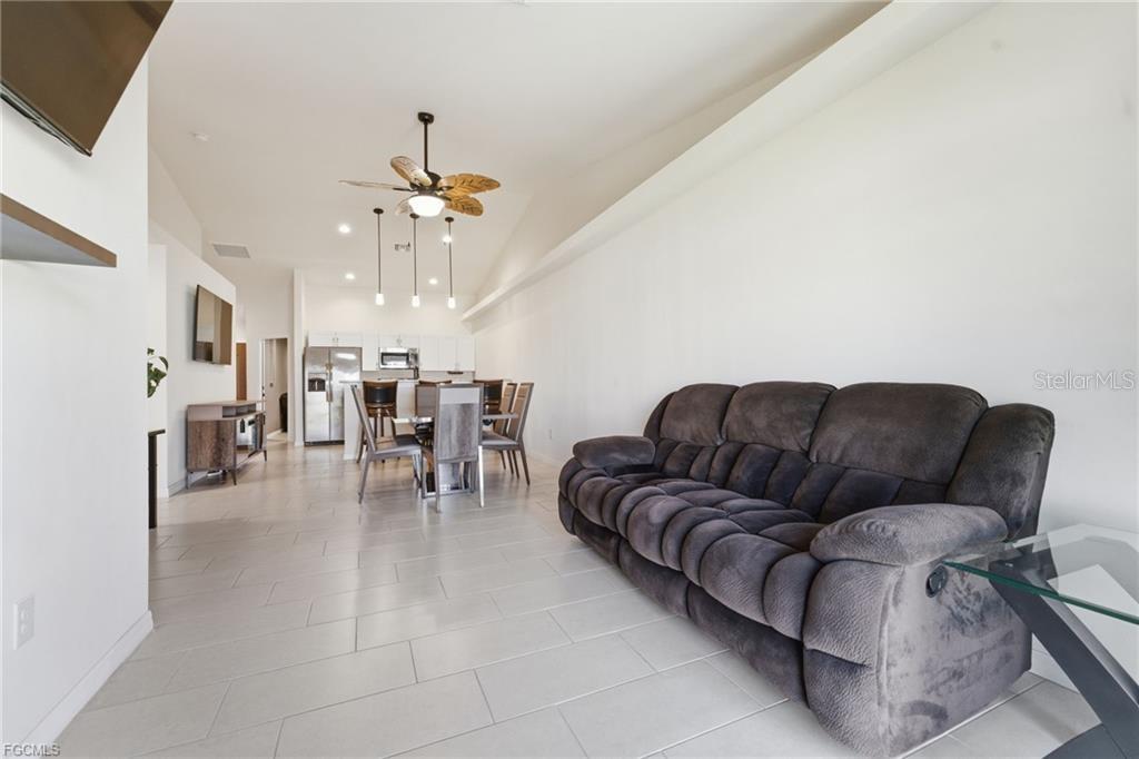 Image 24 of 41 For 528 5th Place