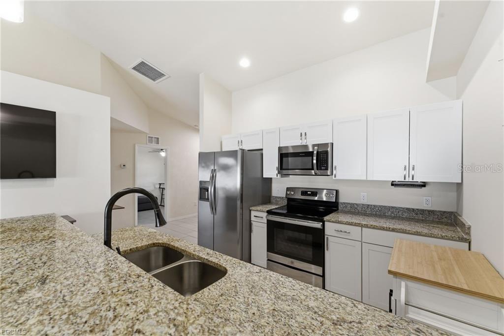 Image 4 of 41 For 528 5th Place