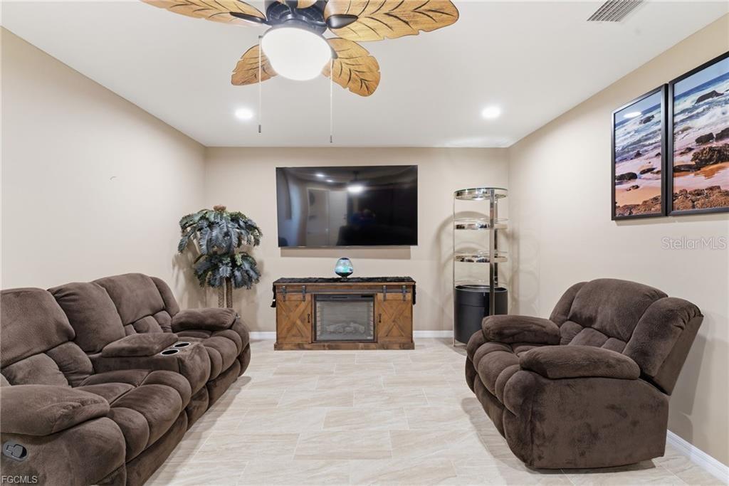 Image 7 of 41 For 528 5th Place