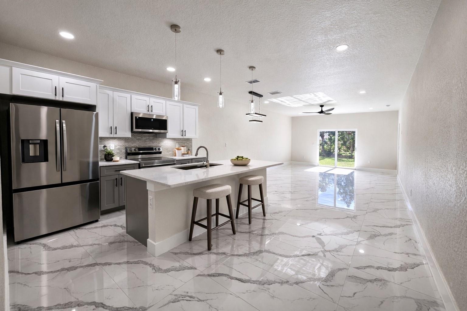 Image 5 of 32 For 2423 Milton Avenue S