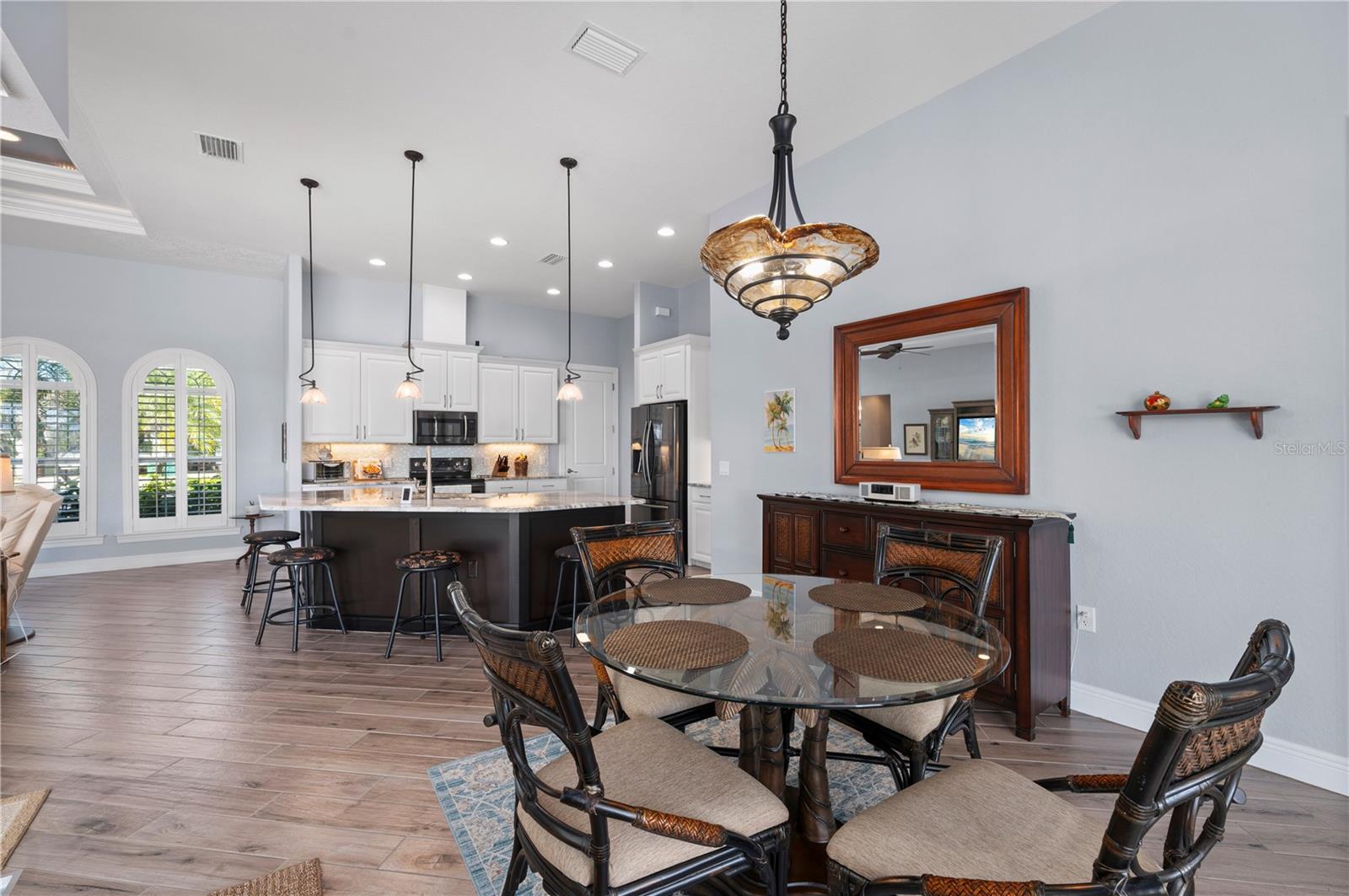 Image 23 of 70 For 15312 Hennipen Circle