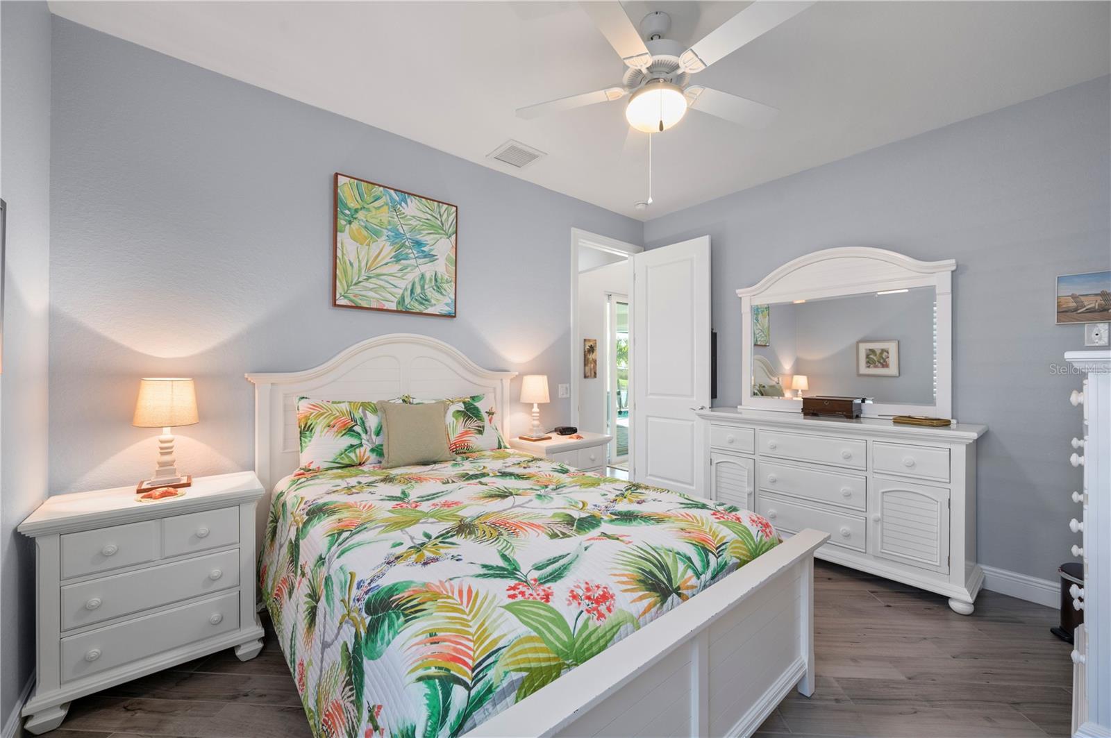 Image 37 of 70 For 15312 Hennipen Circle