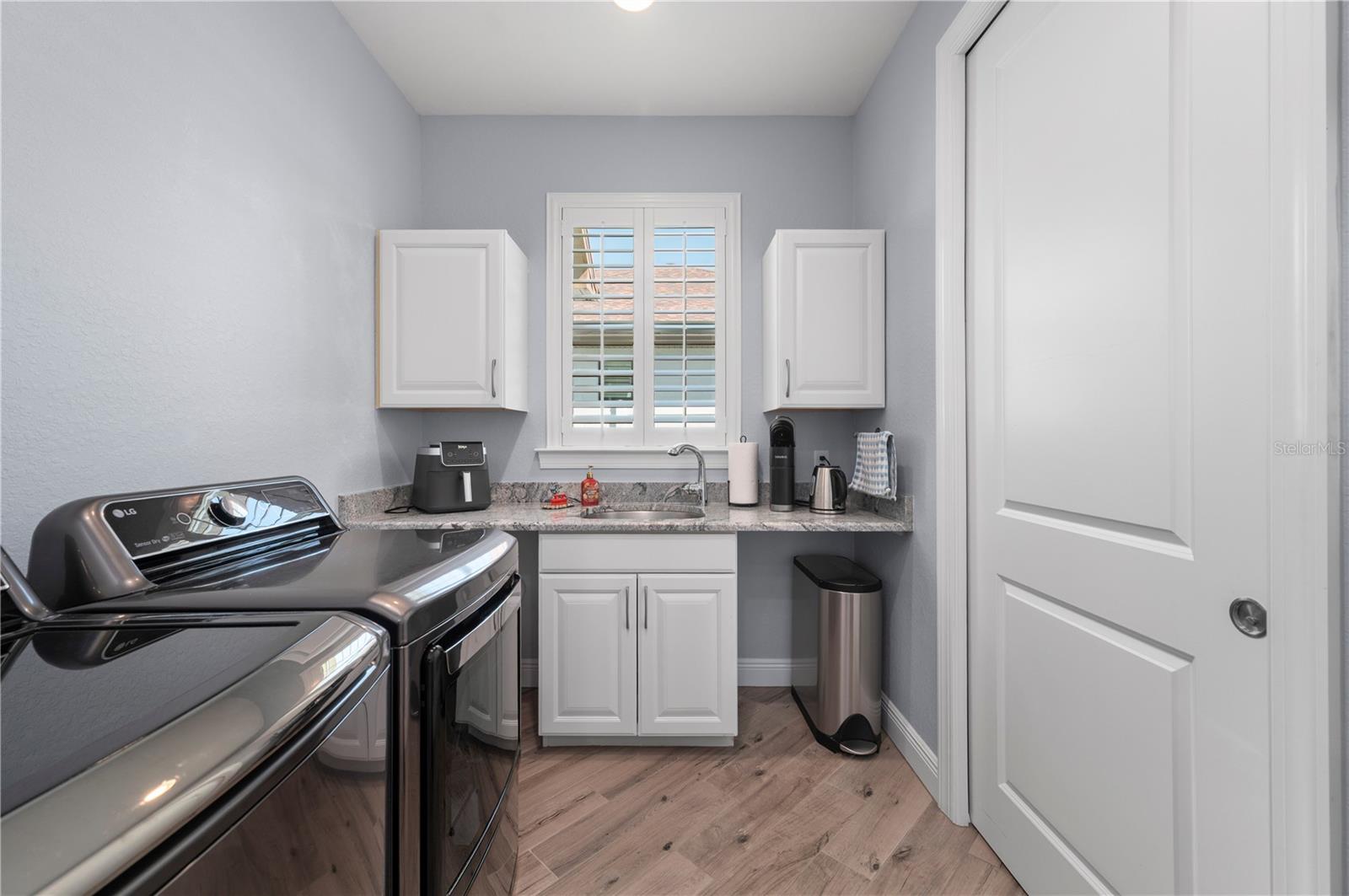 Image 40 of 70 For 15312 Hennipen Circle