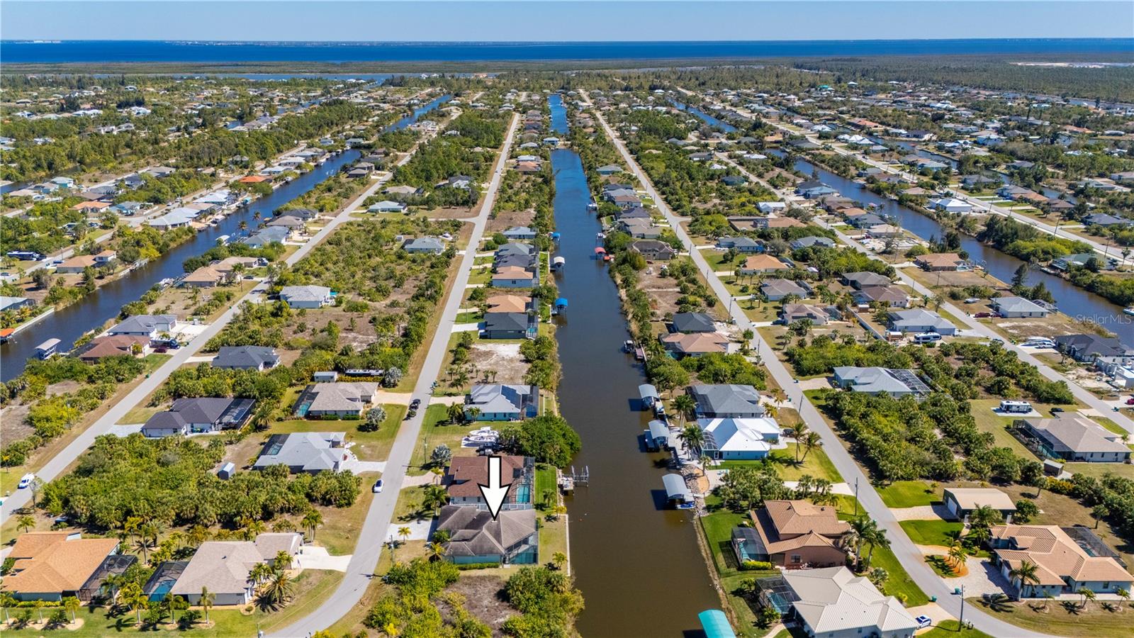 Image 64 of 70 For 15312 Hennipen Circle