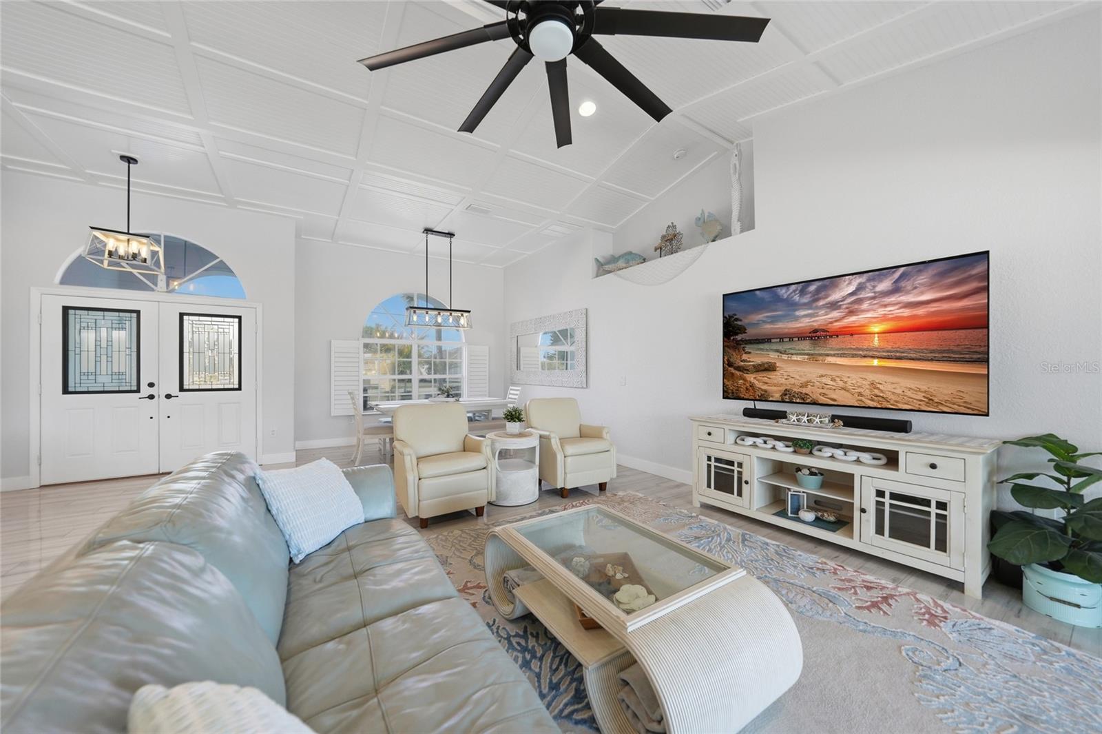 Image 14 of 45 For 600 Royal Poinciana