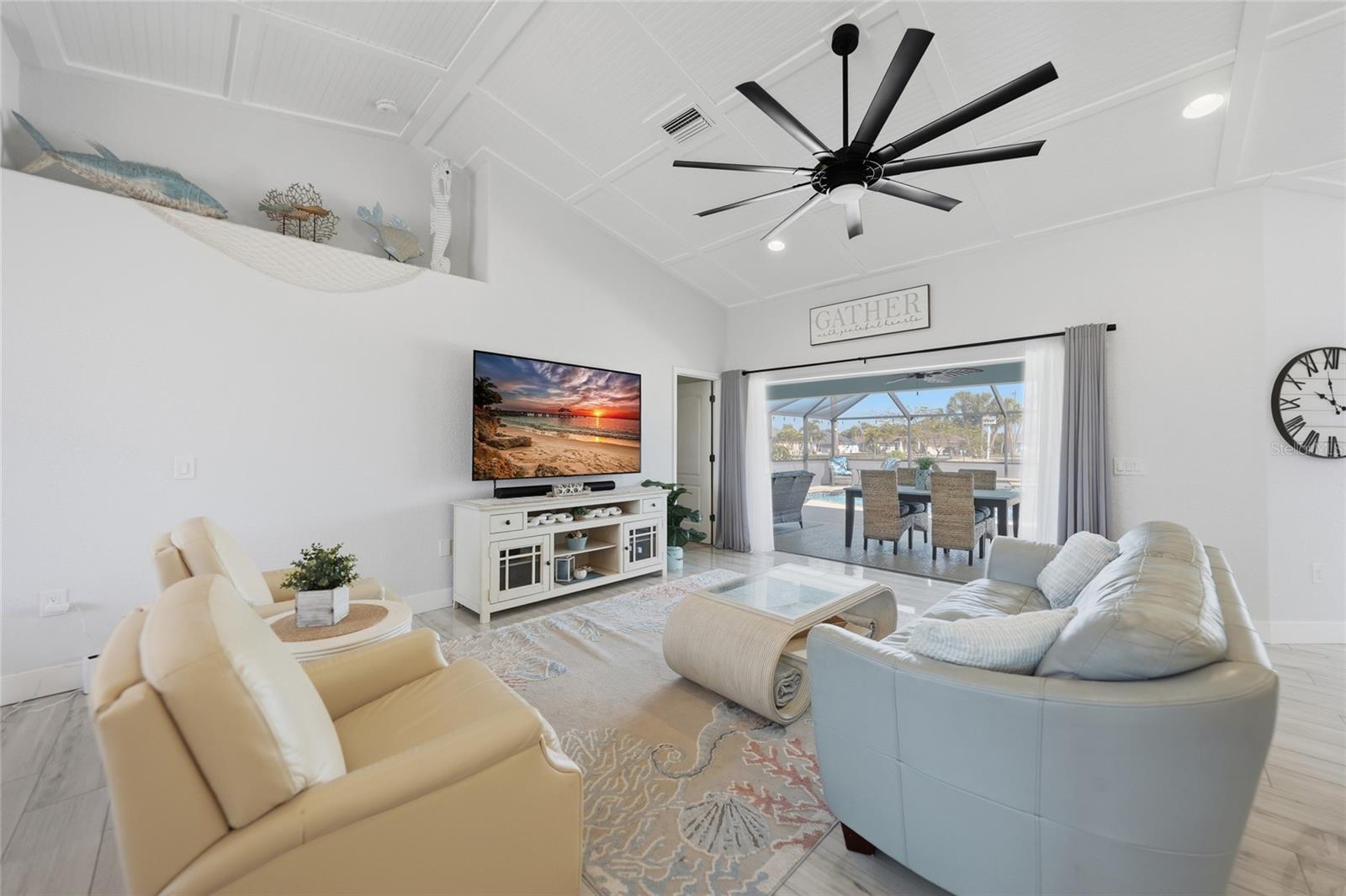 Image 15 of 45 For 600 Royal Poinciana