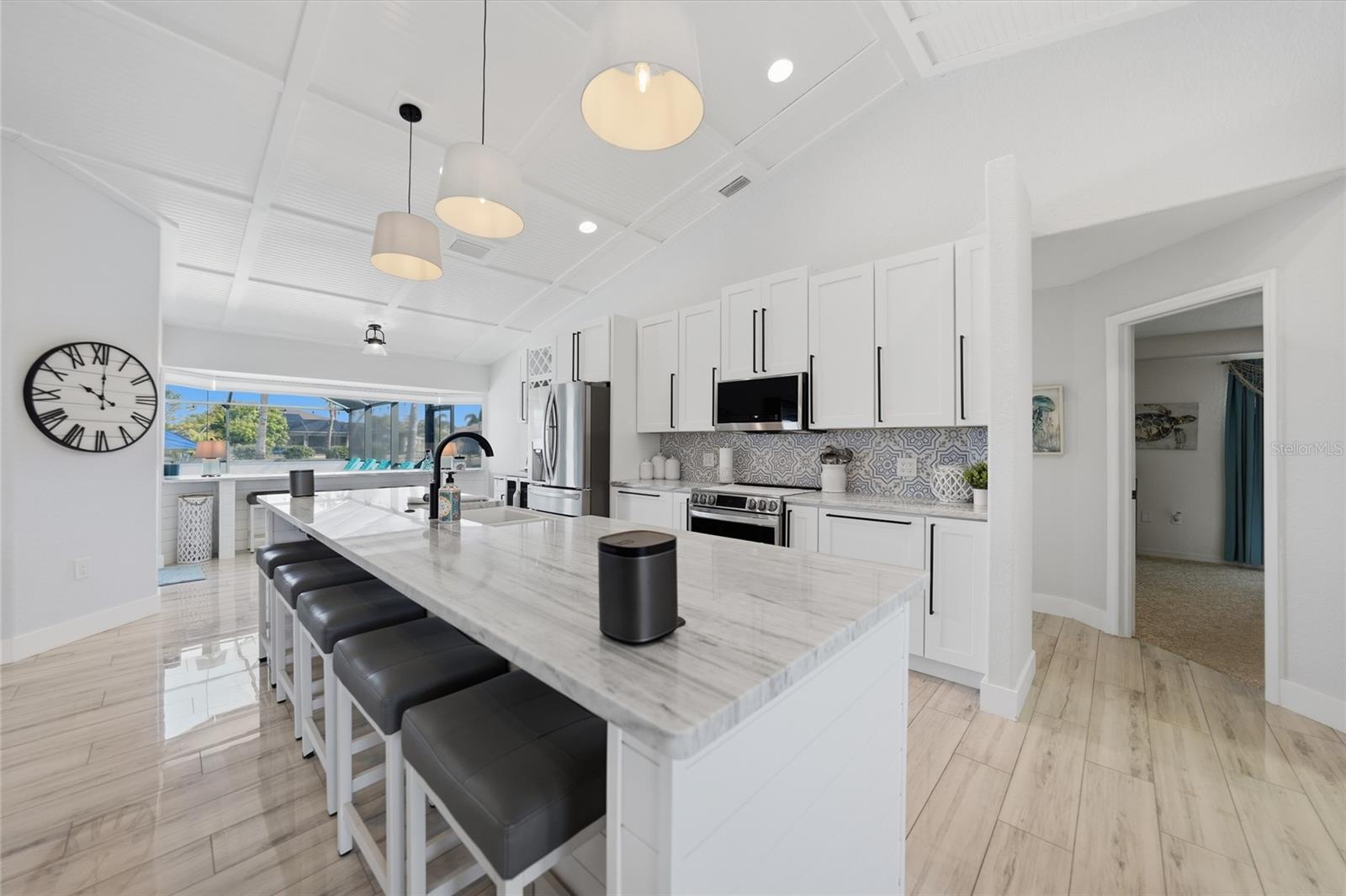 Image 21 of 45 For 600 Royal Poinciana