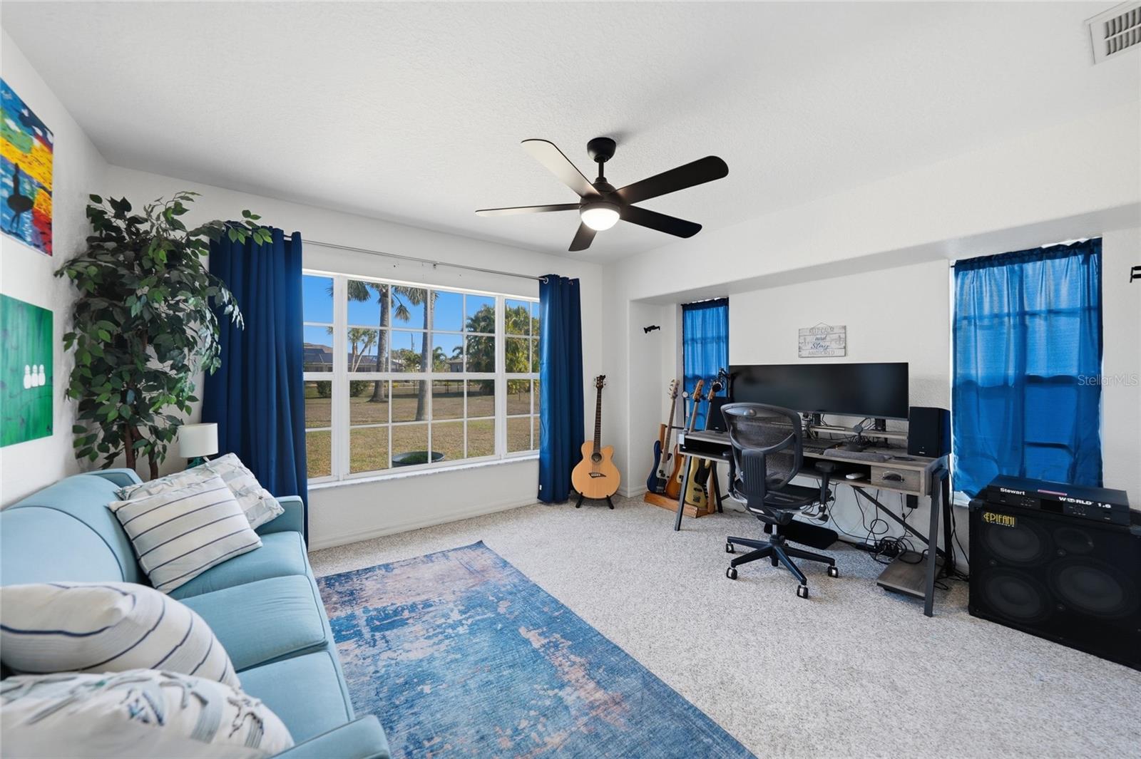 Image 26 of 45 For 600 Royal Poinciana