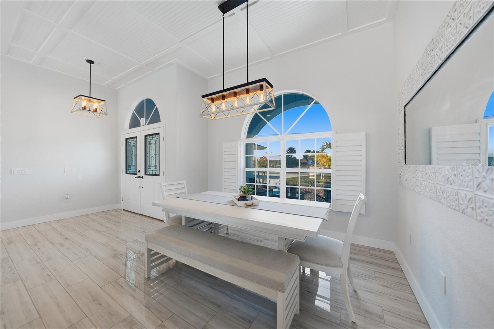 Image 5 of 45 For 600 Royal Poinciana