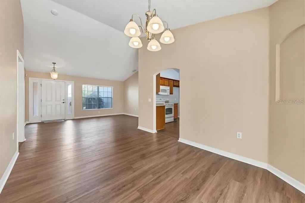 Image 3 of 11 For 14163 Tudball Ave