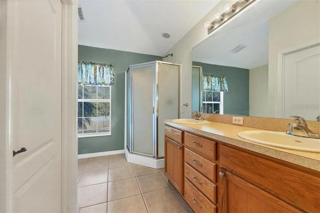 Image 5 of 11 For 14163 Tudball Ave