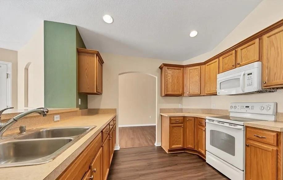 Image 6 of 11 For 14163 Tudball Ave