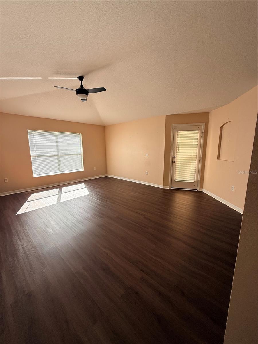 Image 7 of 11 For 14163 Tudball Ave