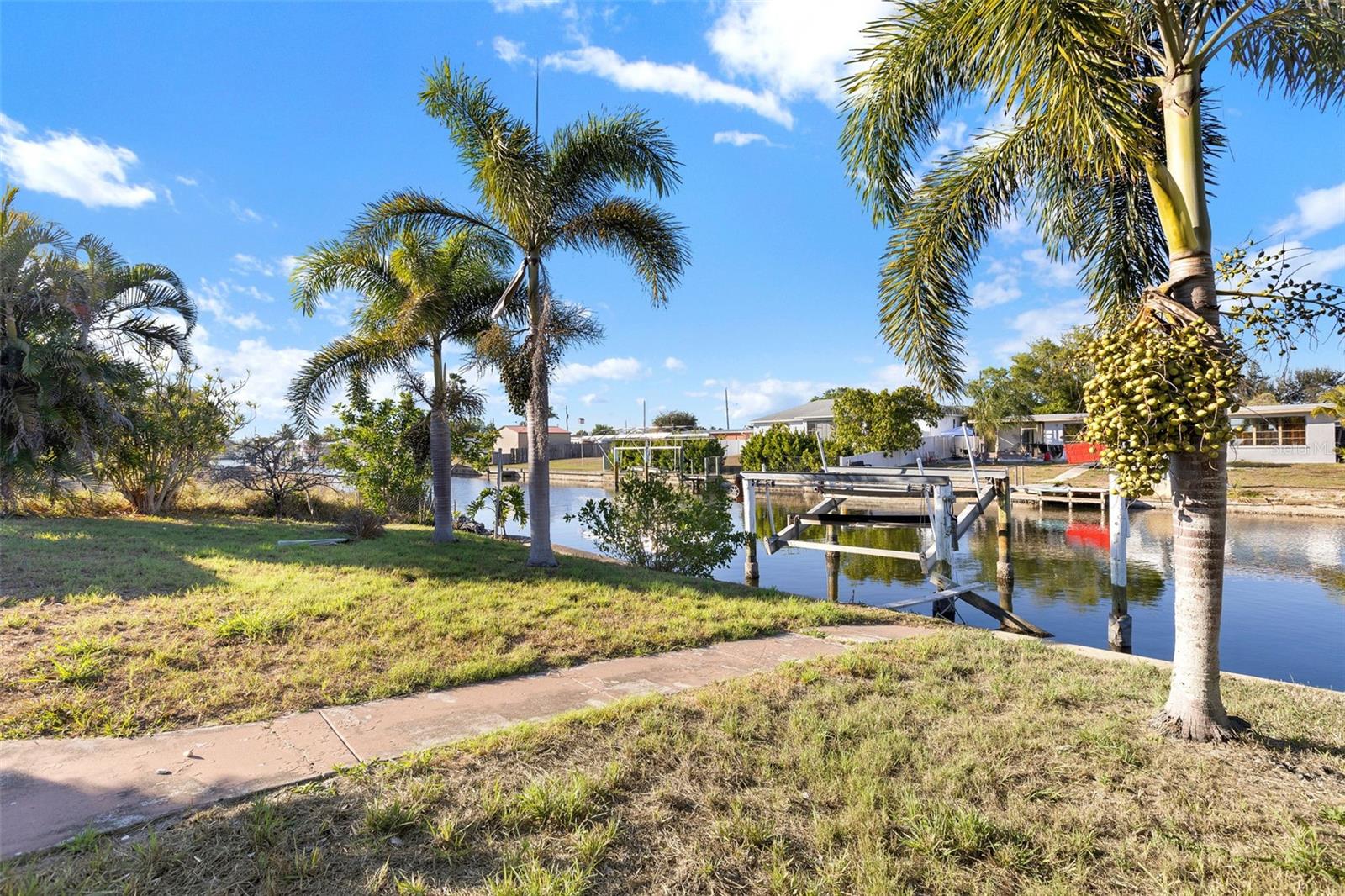 Image 13 of 38 For 839 Conreid Drive Ne