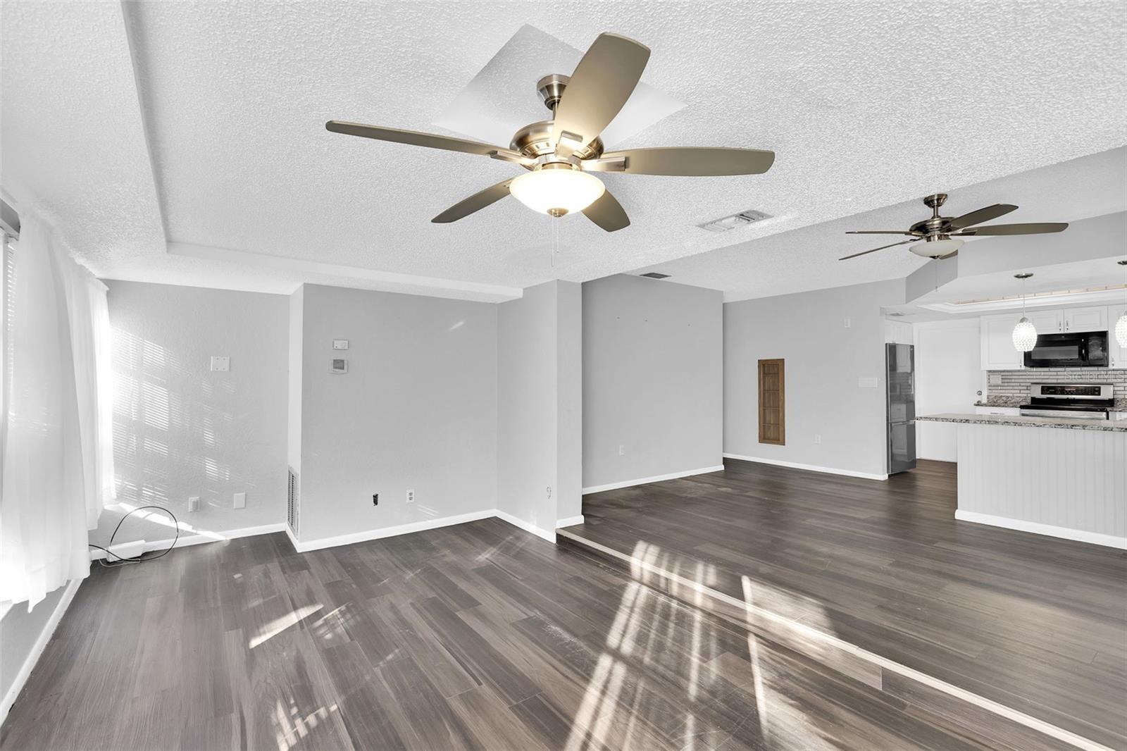 Image 15 of 38 For 839 Conreid Drive Ne