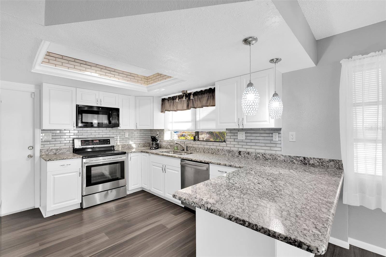 Image 20 of 38 For 839 Conreid Drive Ne