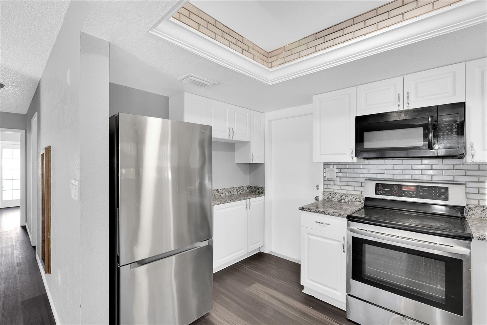 Image 21 of 38 For 839 Conreid Drive Ne