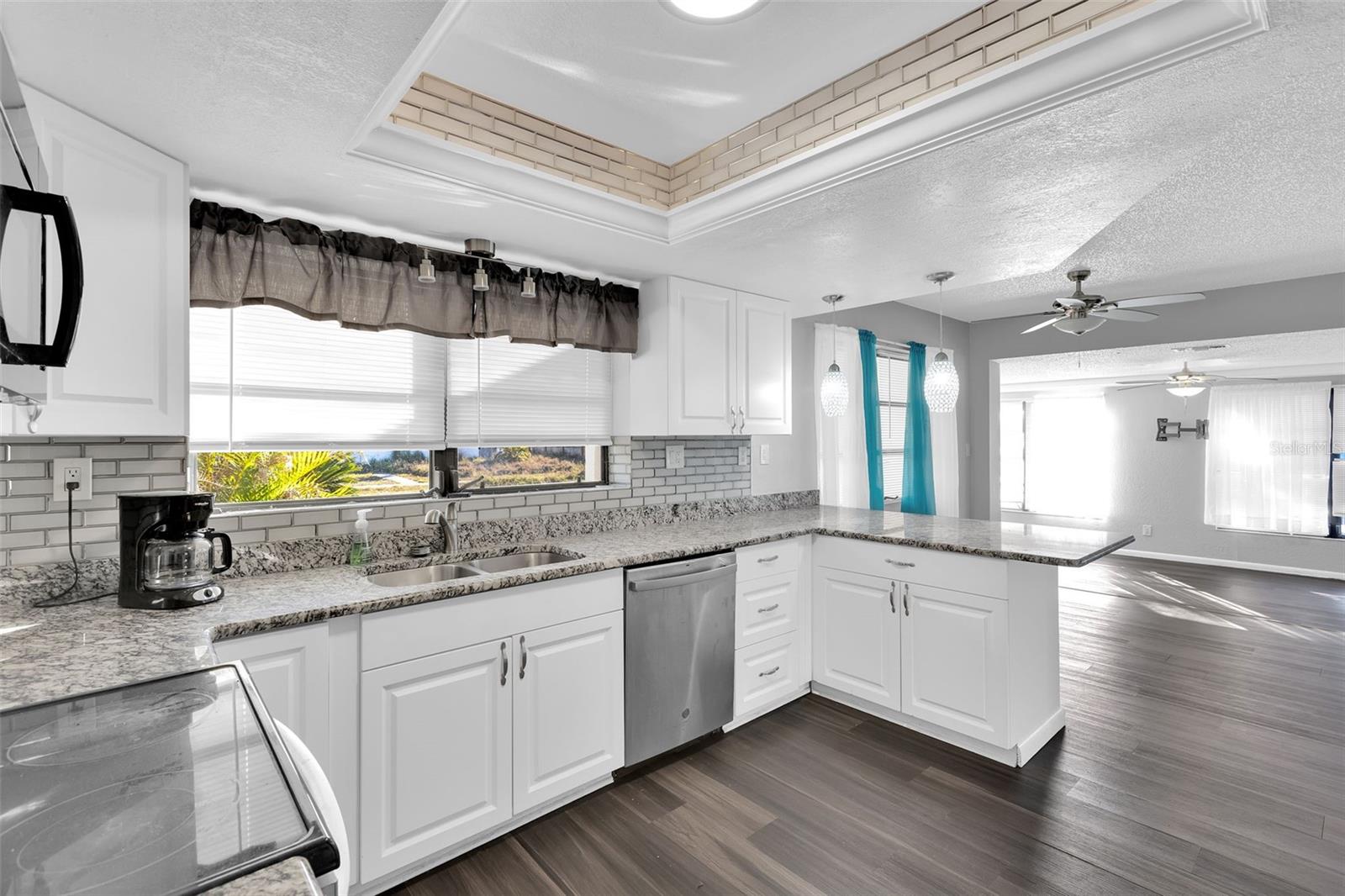 Image 22 of 38 For 839 Conreid Drive Ne