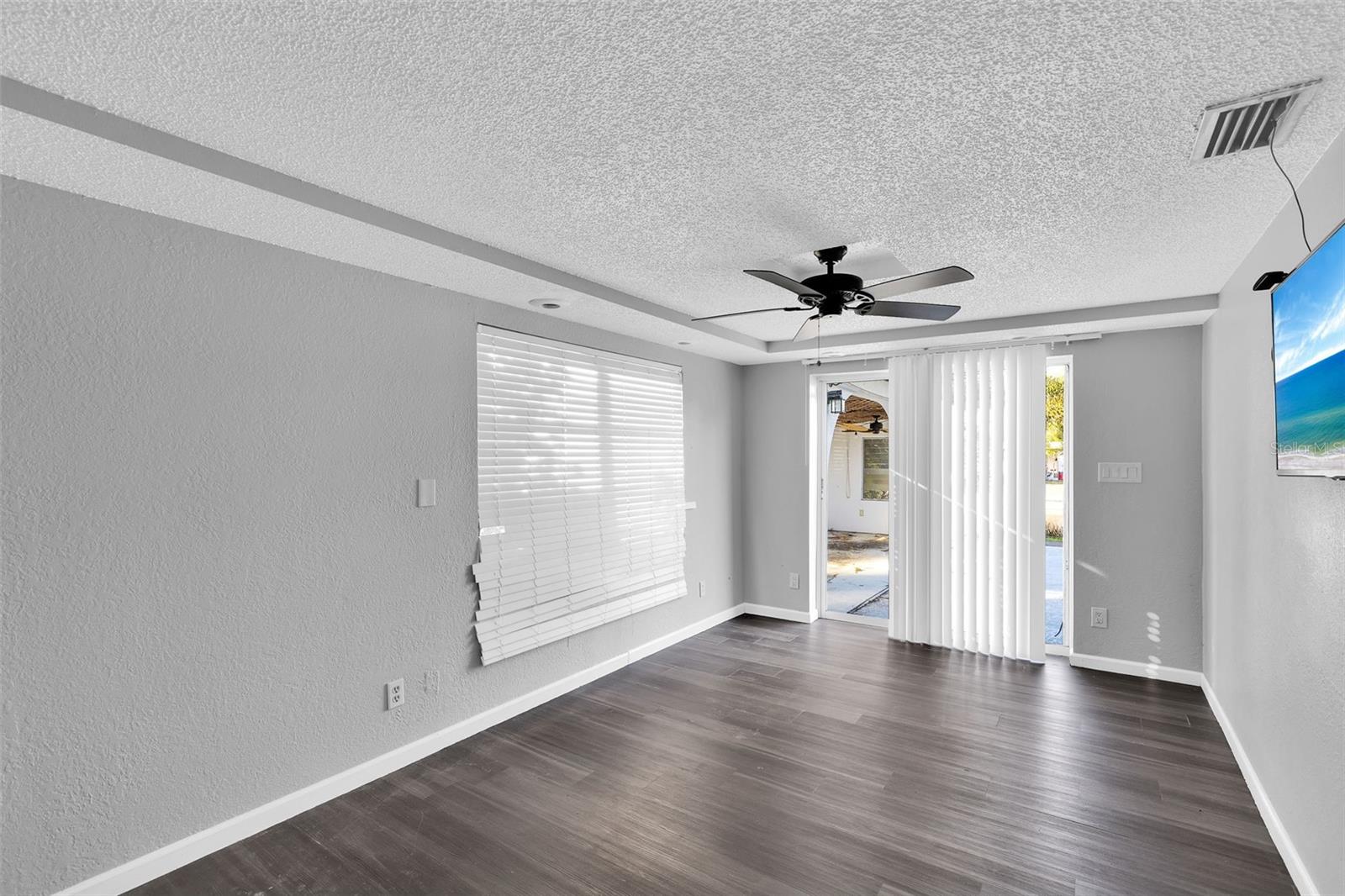 Image 26 of 38 For 839 Conreid Drive Ne