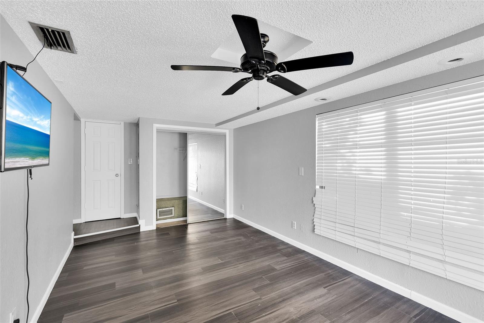 Image 27 of 38 For 839 Conreid Drive Ne