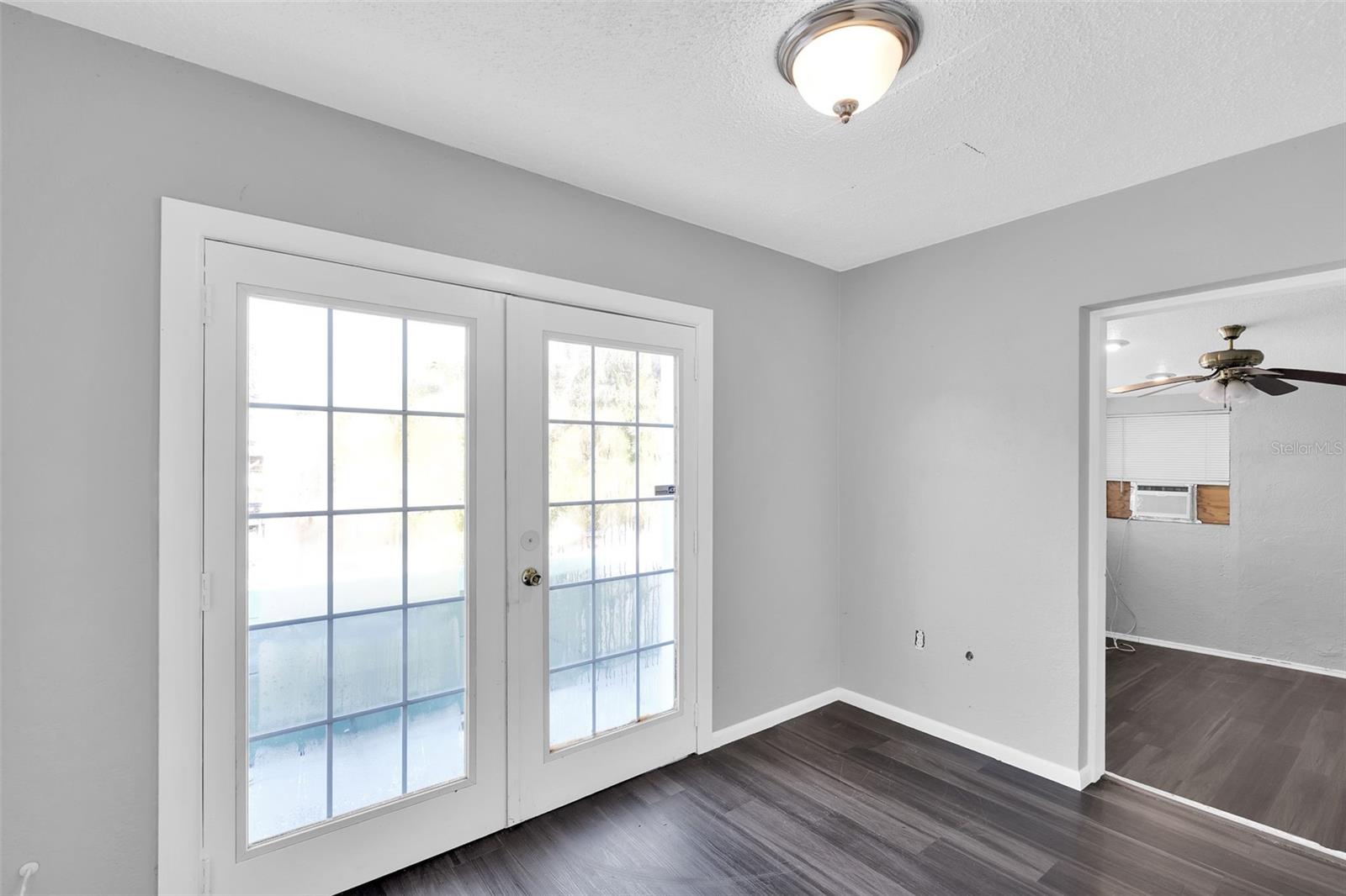 Image 30 of 38 For 839 Conreid Drive Ne