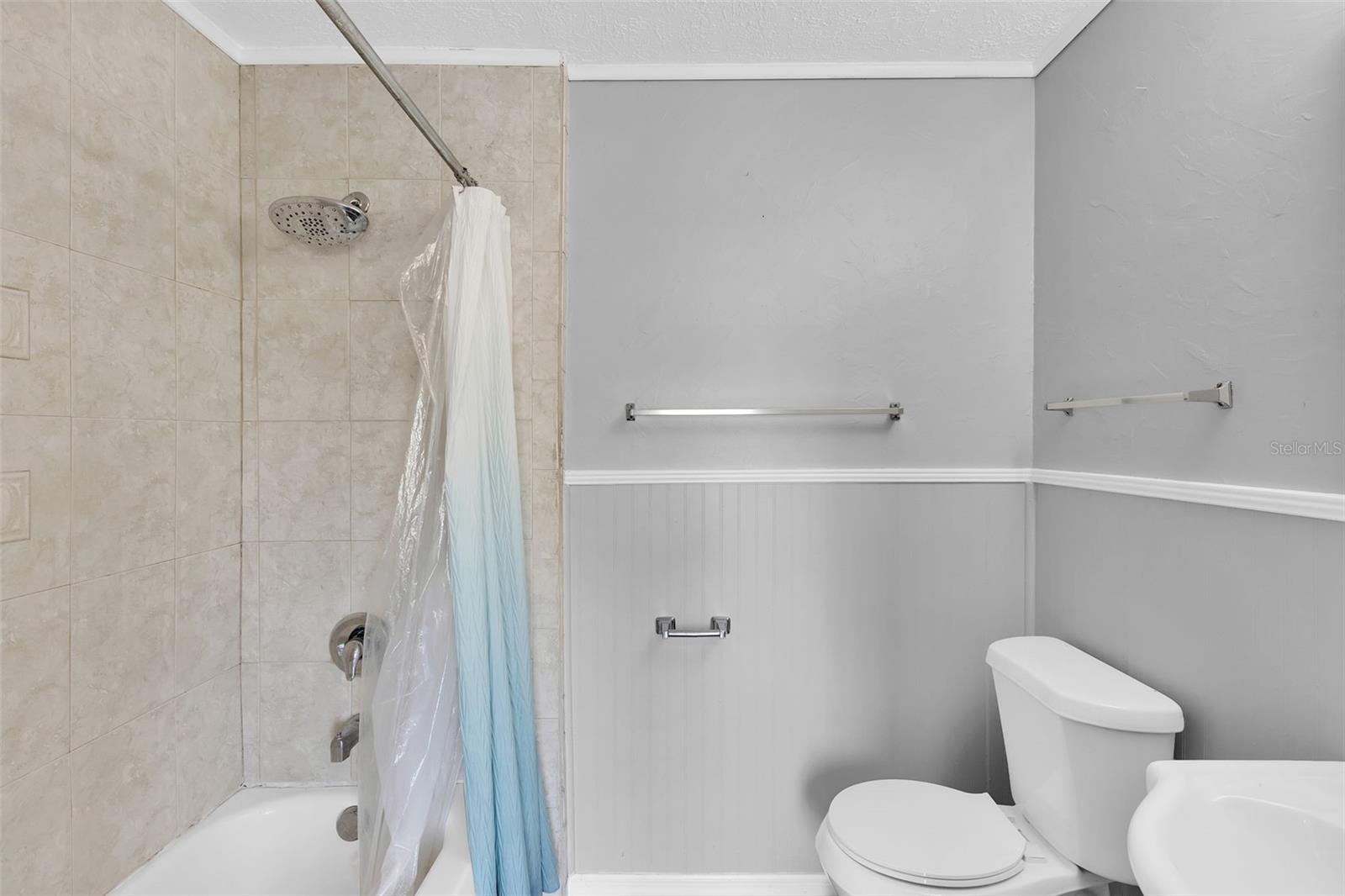 Image 32 of 38 For 839 Conreid Drive Ne