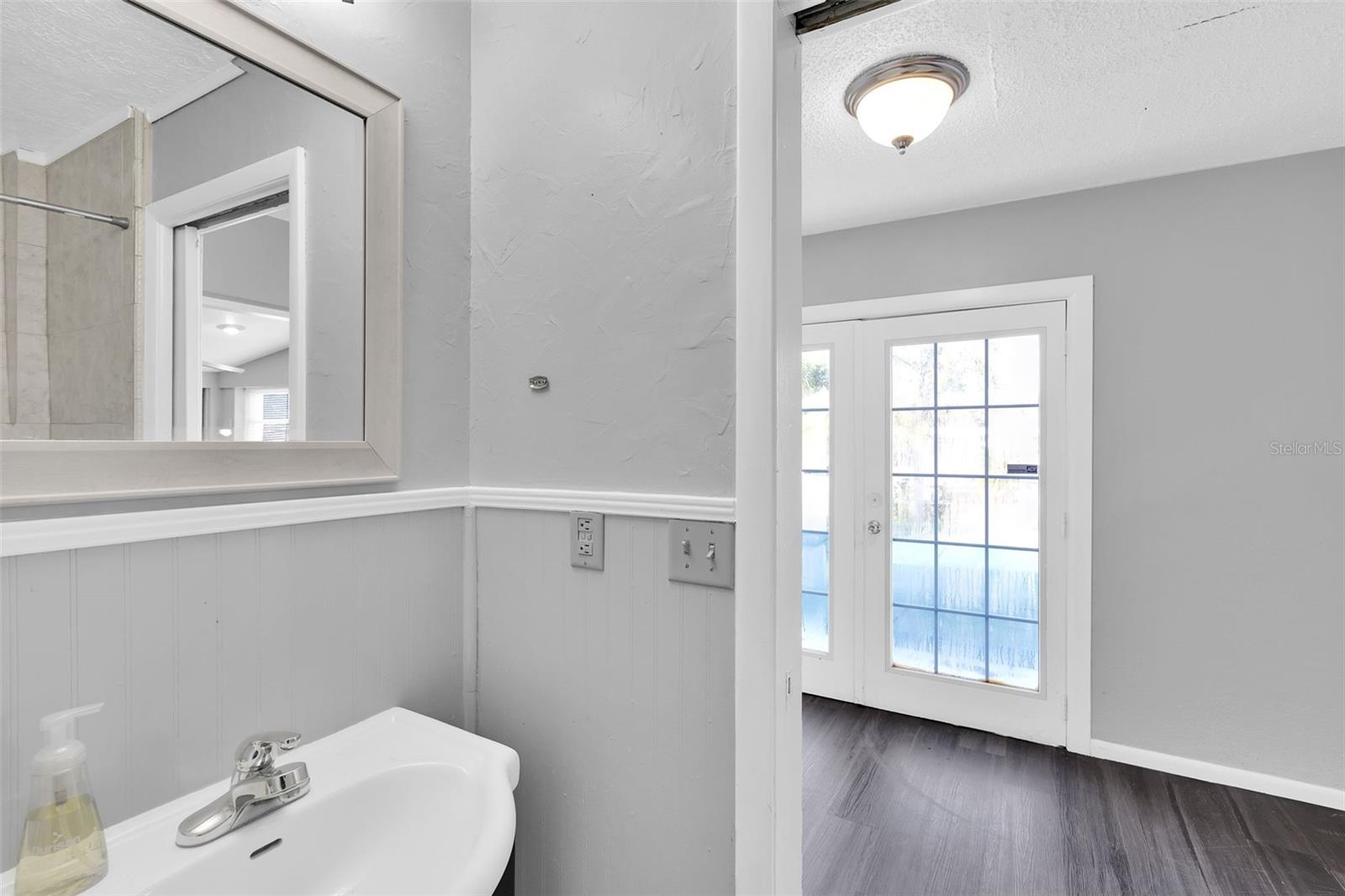 Image 33 of 38 For 839 Conreid Drive Ne