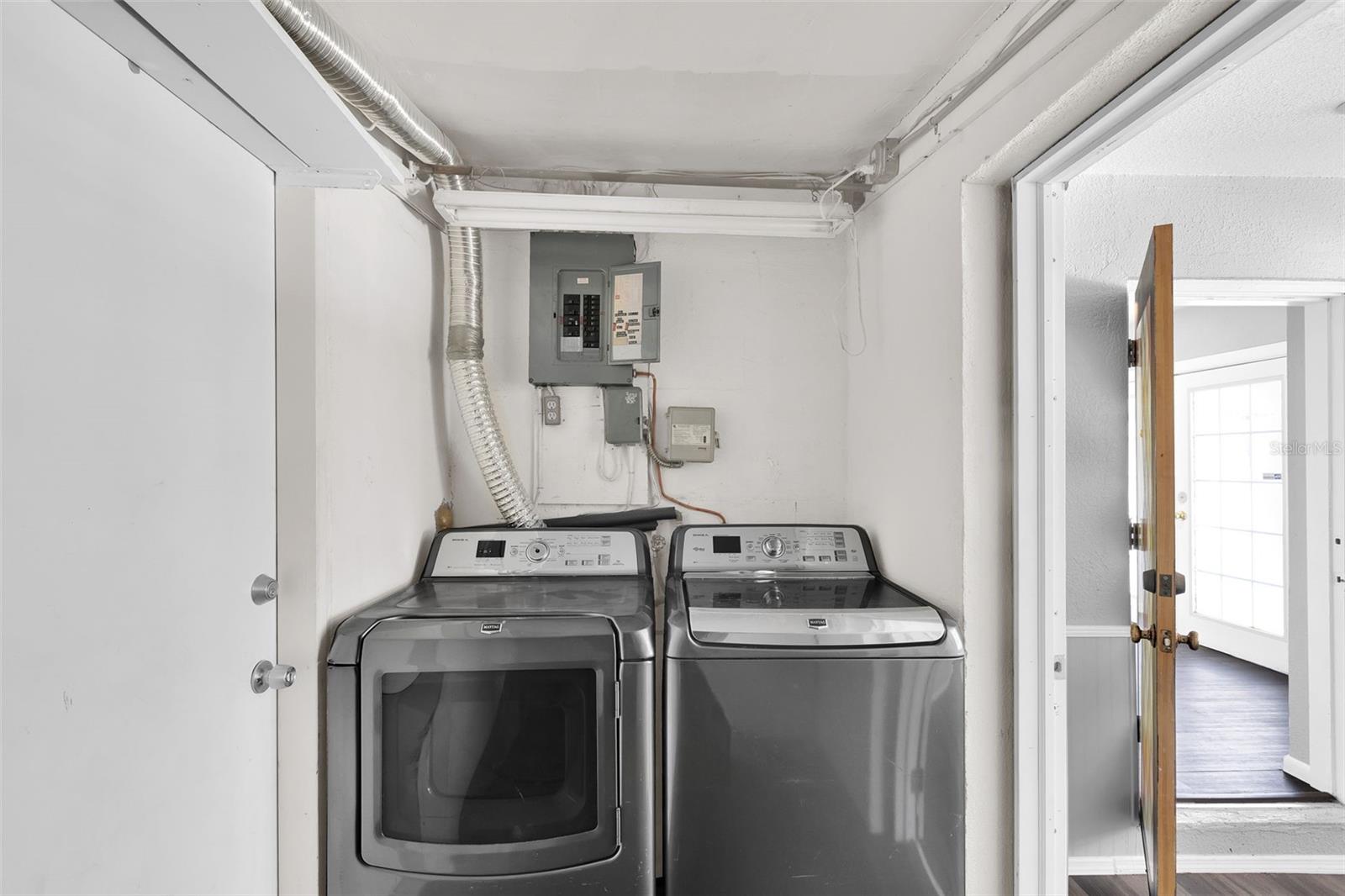 Image 37 of 38 For 839 Conreid Drive Ne