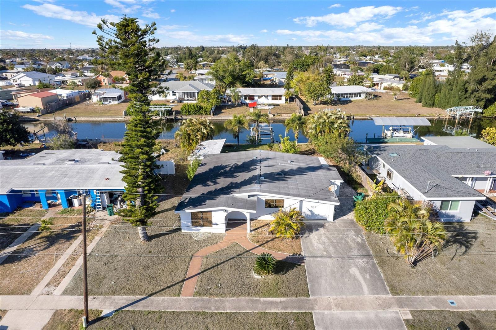 Image 5 of 38 For 839 Conreid Drive Ne