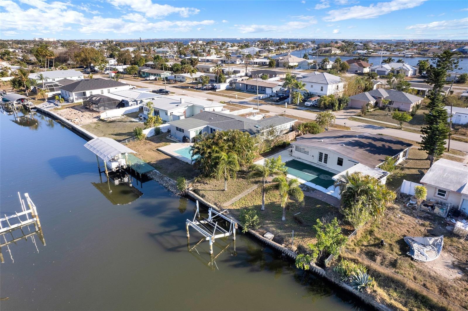 Image 8 of 38 For 839 Conreid Drive Ne