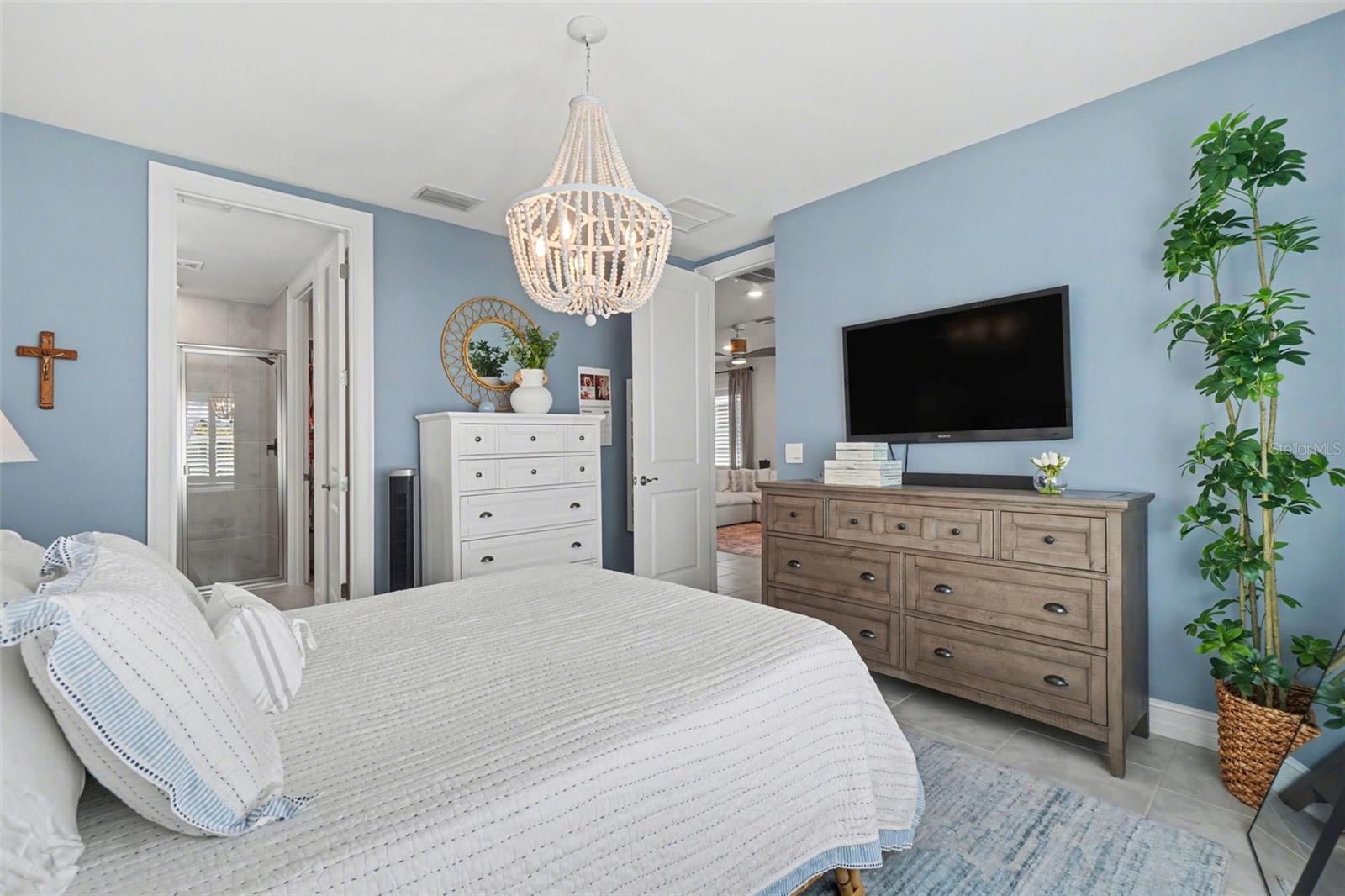 Image 14 of 66 For 17770 Oleander Avenue