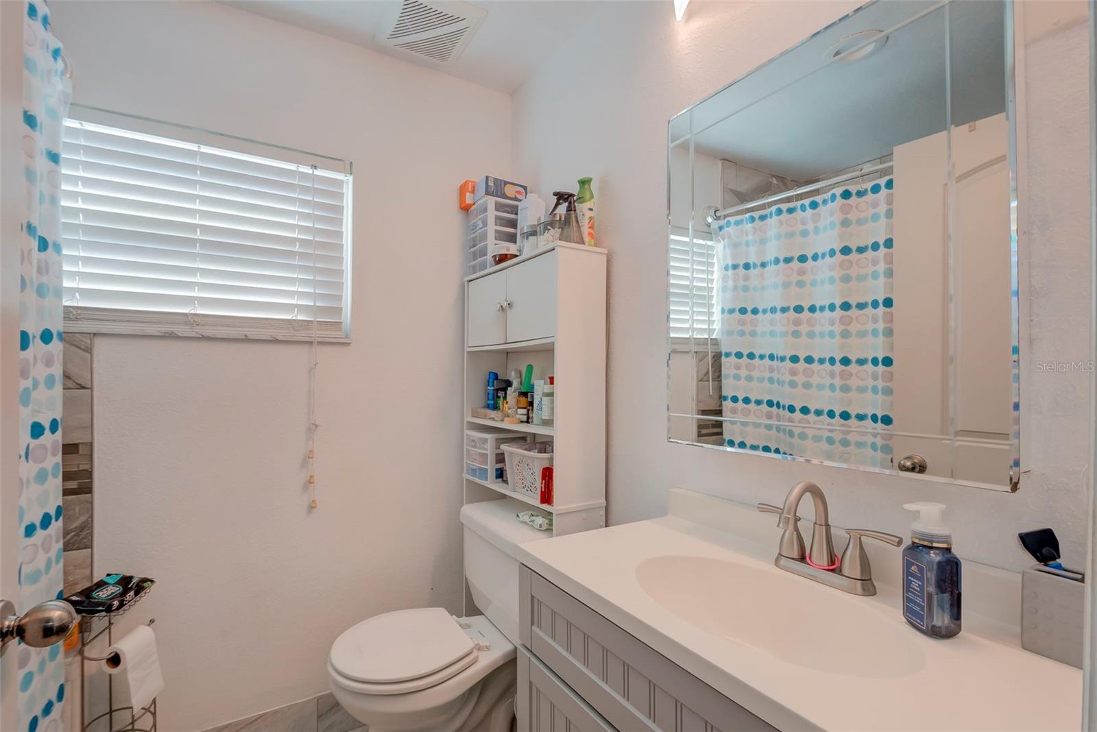 Image 11 of 21 For 22082 Elmira Boulevard