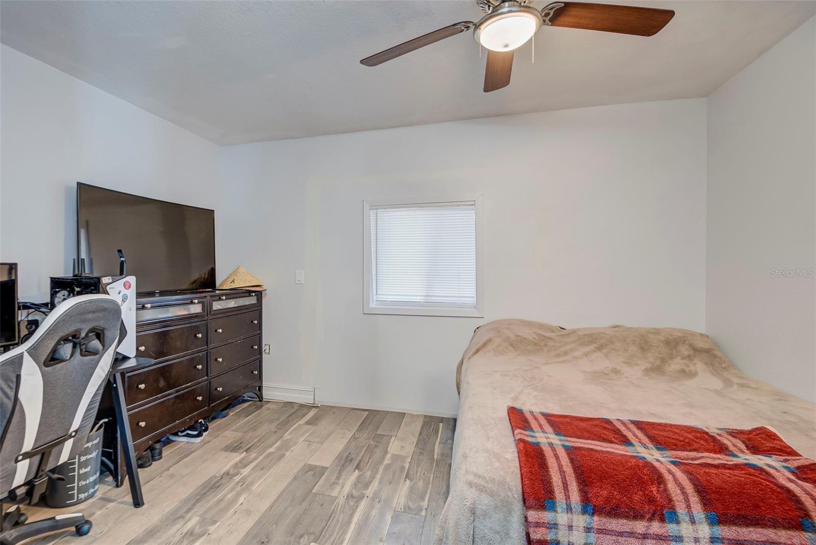 Image 12 of 21 For 22082 Elmira Boulevard