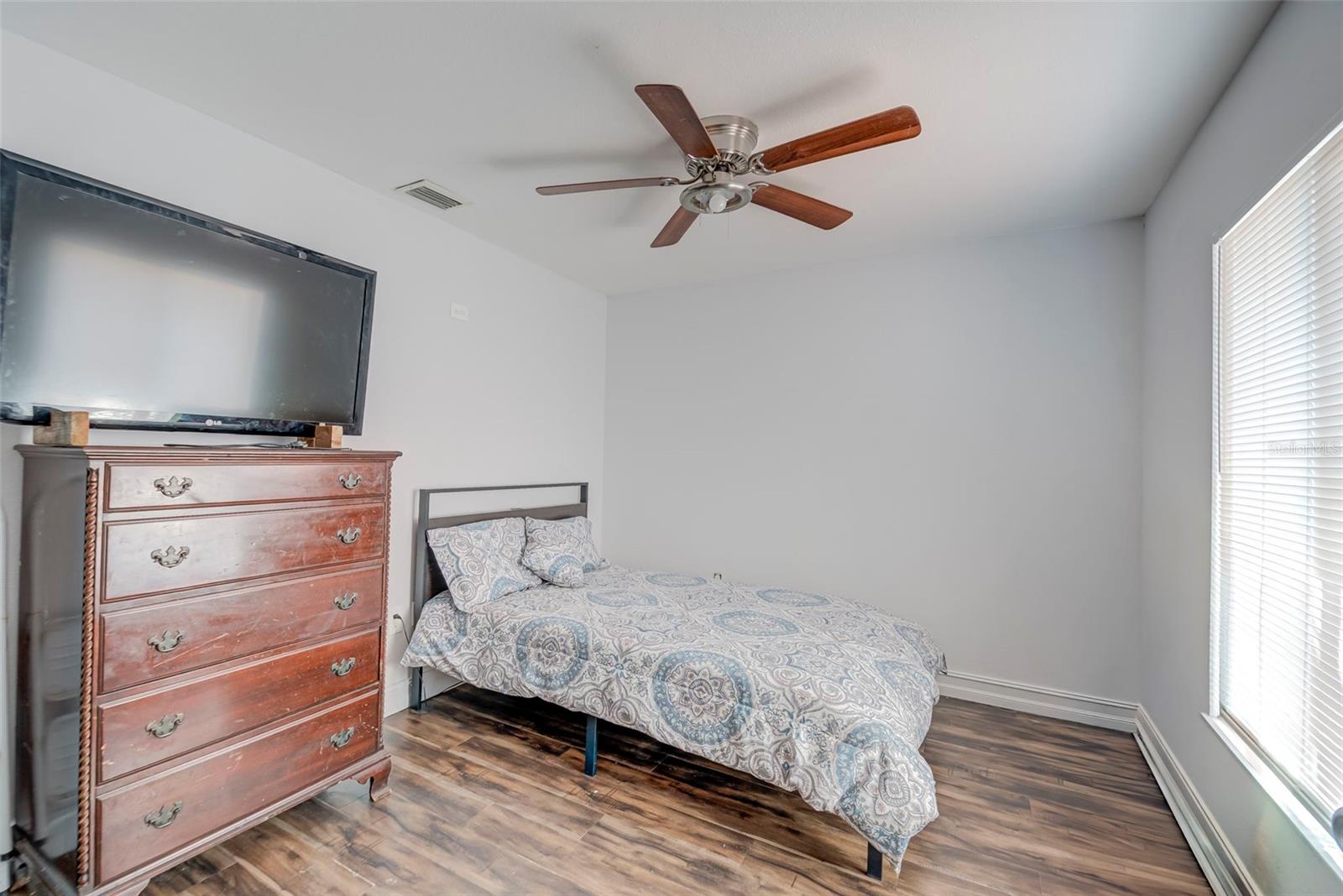 Image 13 of 21 For 22082 Elmira Boulevard