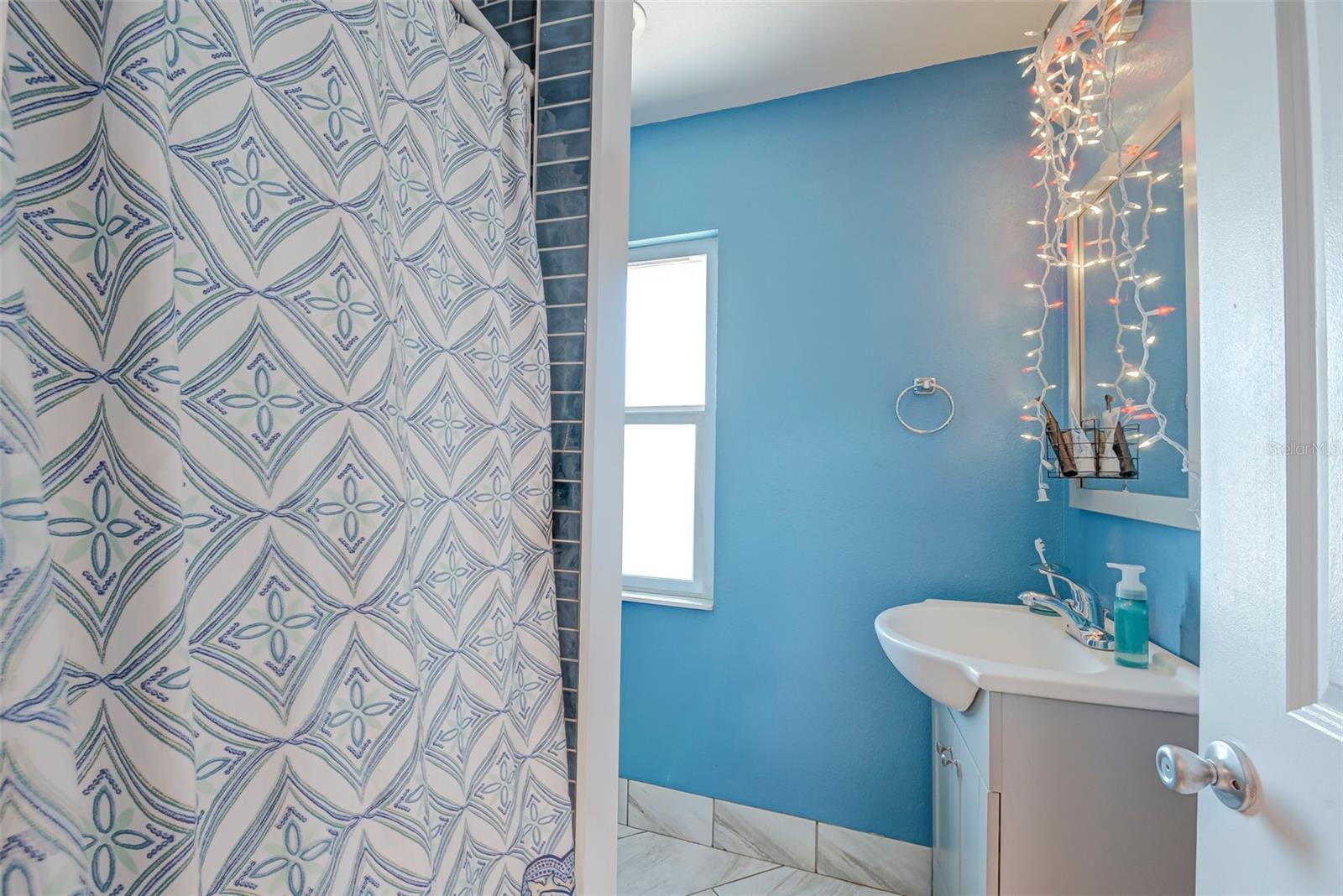 Image 14 of 21 For 22082 Elmira Boulevard