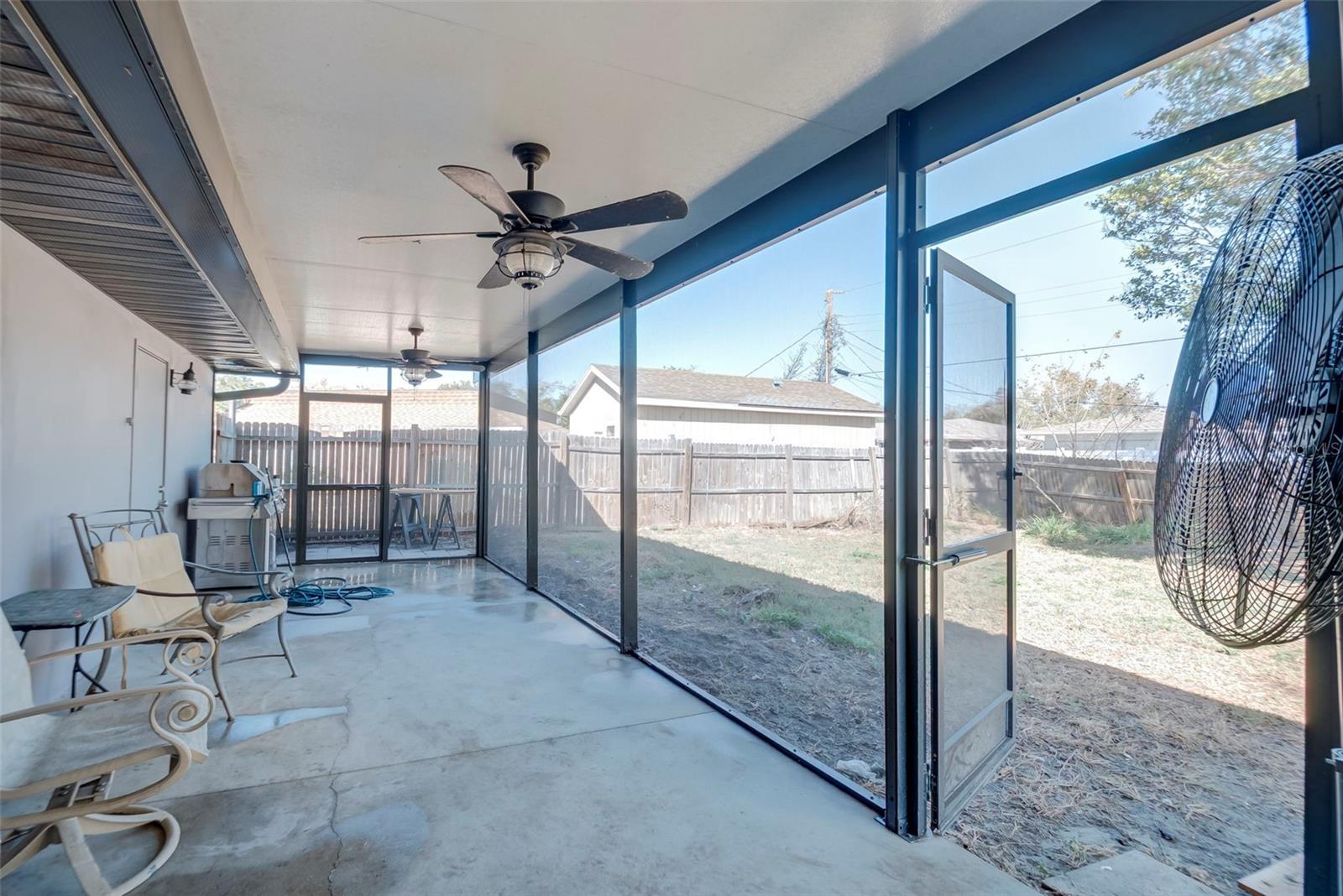 Image 16 of 21 For 22082 Elmira Boulevard