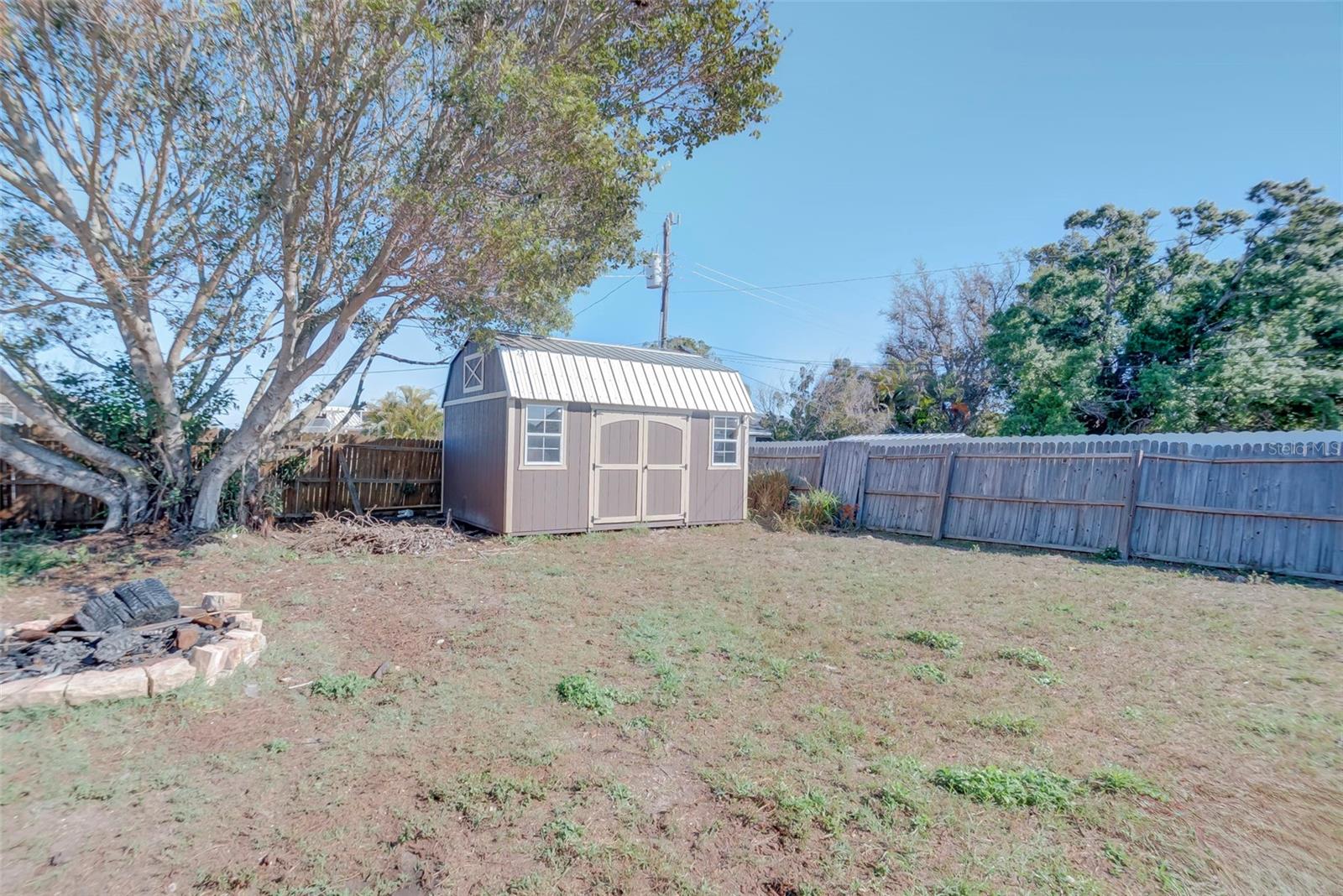 Image 18 of 21 For 22082 Elmira Boulevard