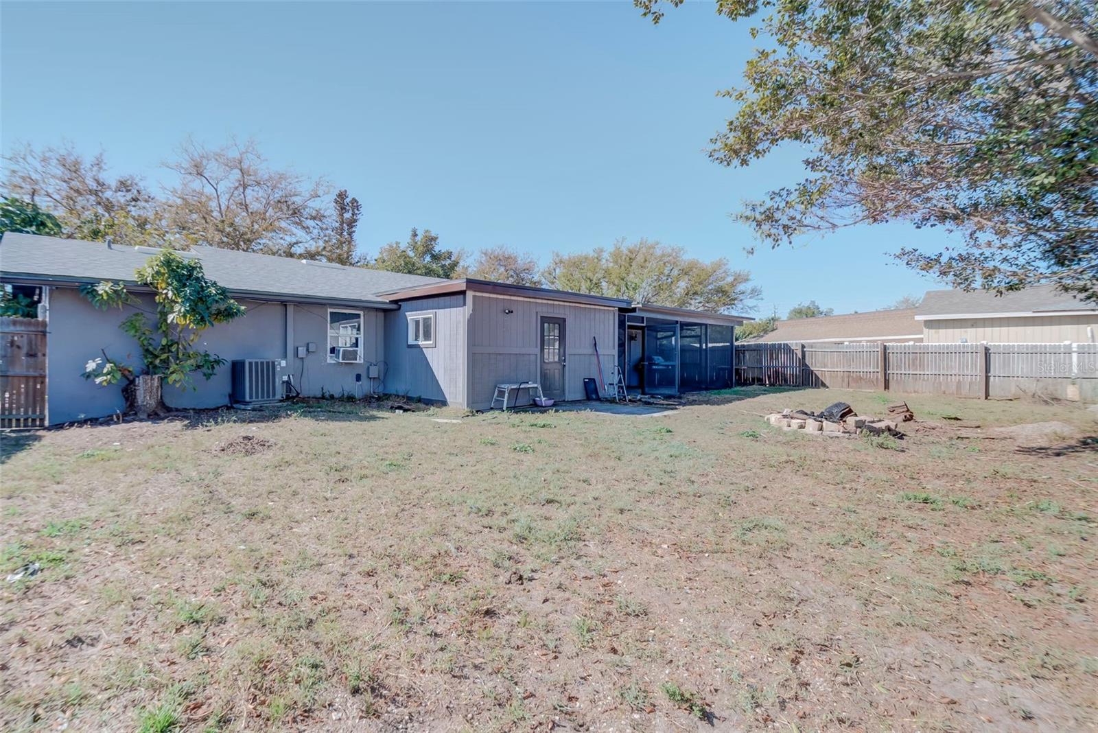 Image 19 of 21 For 22082 Elmira Boulevard