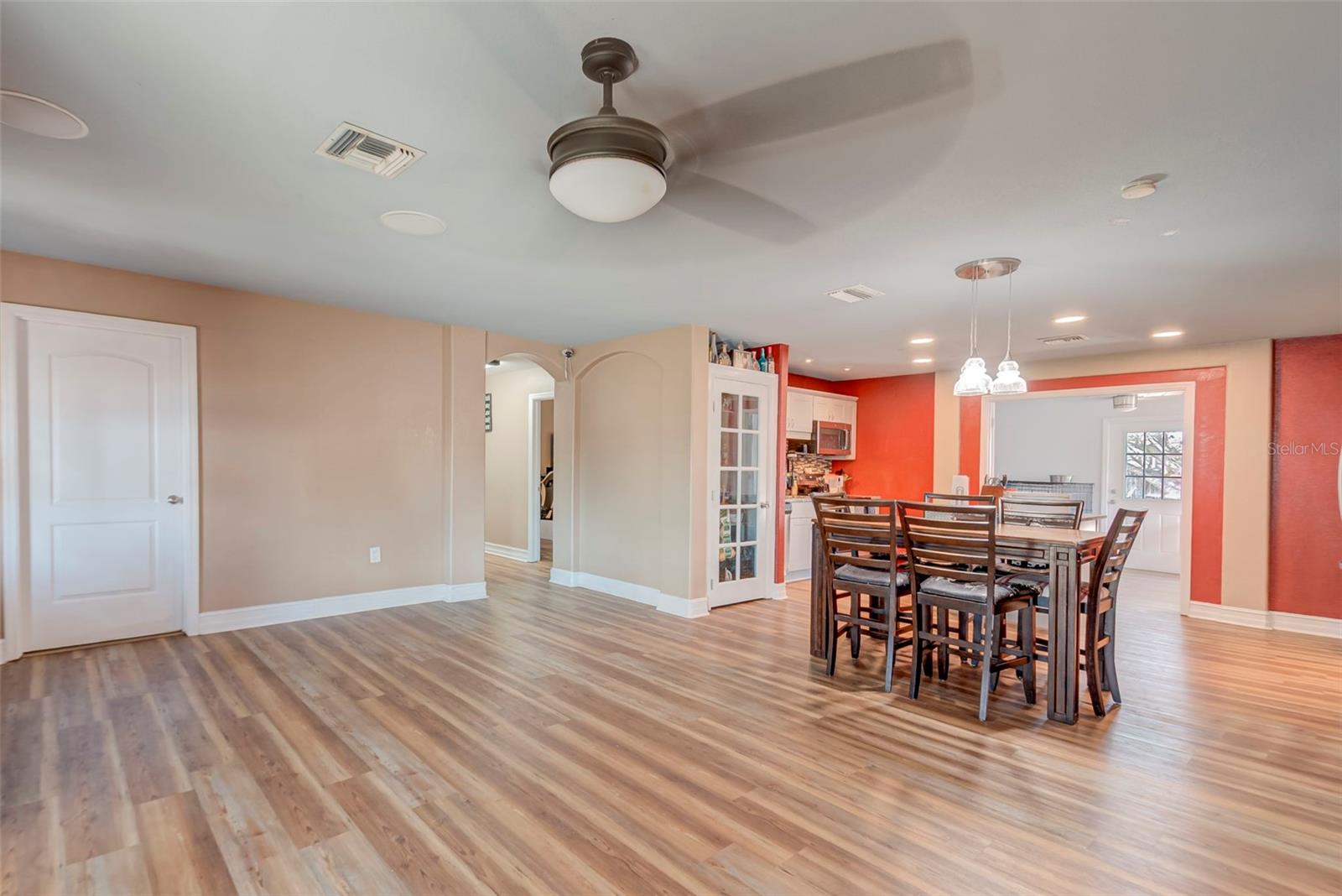 Image 4 of 21 For 22082 Elmira Boulevard