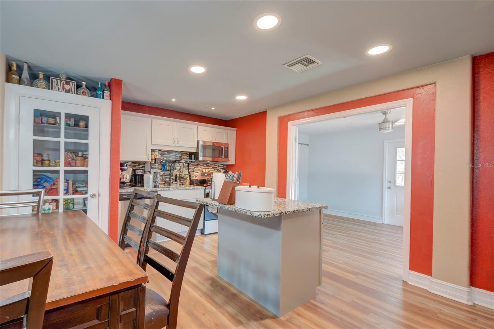 Image 6 of 21 For 22082 Elmira Boulevard