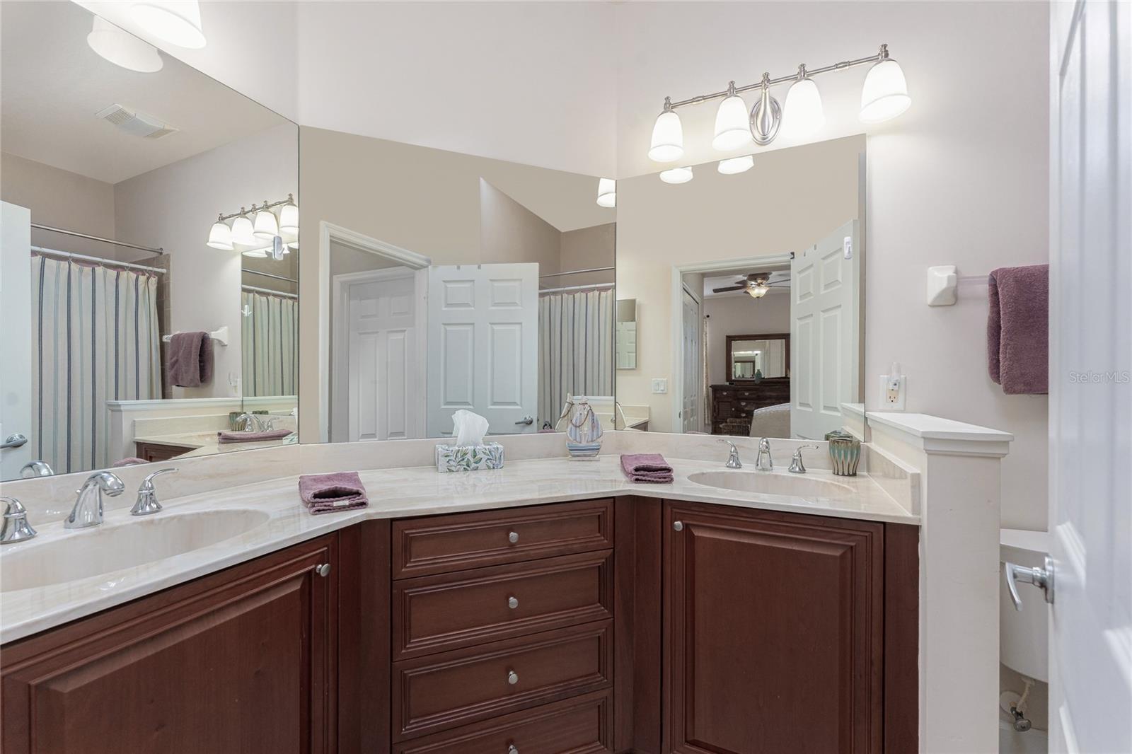 Image 15 of 34 For 17200 Acapulco Road 123